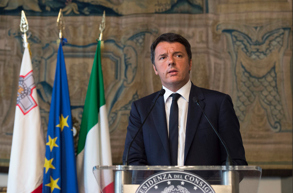 Ue, M5S: “Renzi strumentalizza aula con finto show anti europeista”