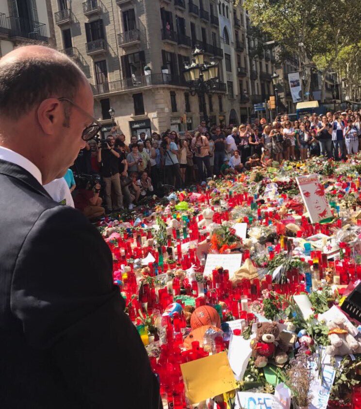 Alfano a Barcellona: &quot;I terroristi attaccano la nostra libertà&quot;