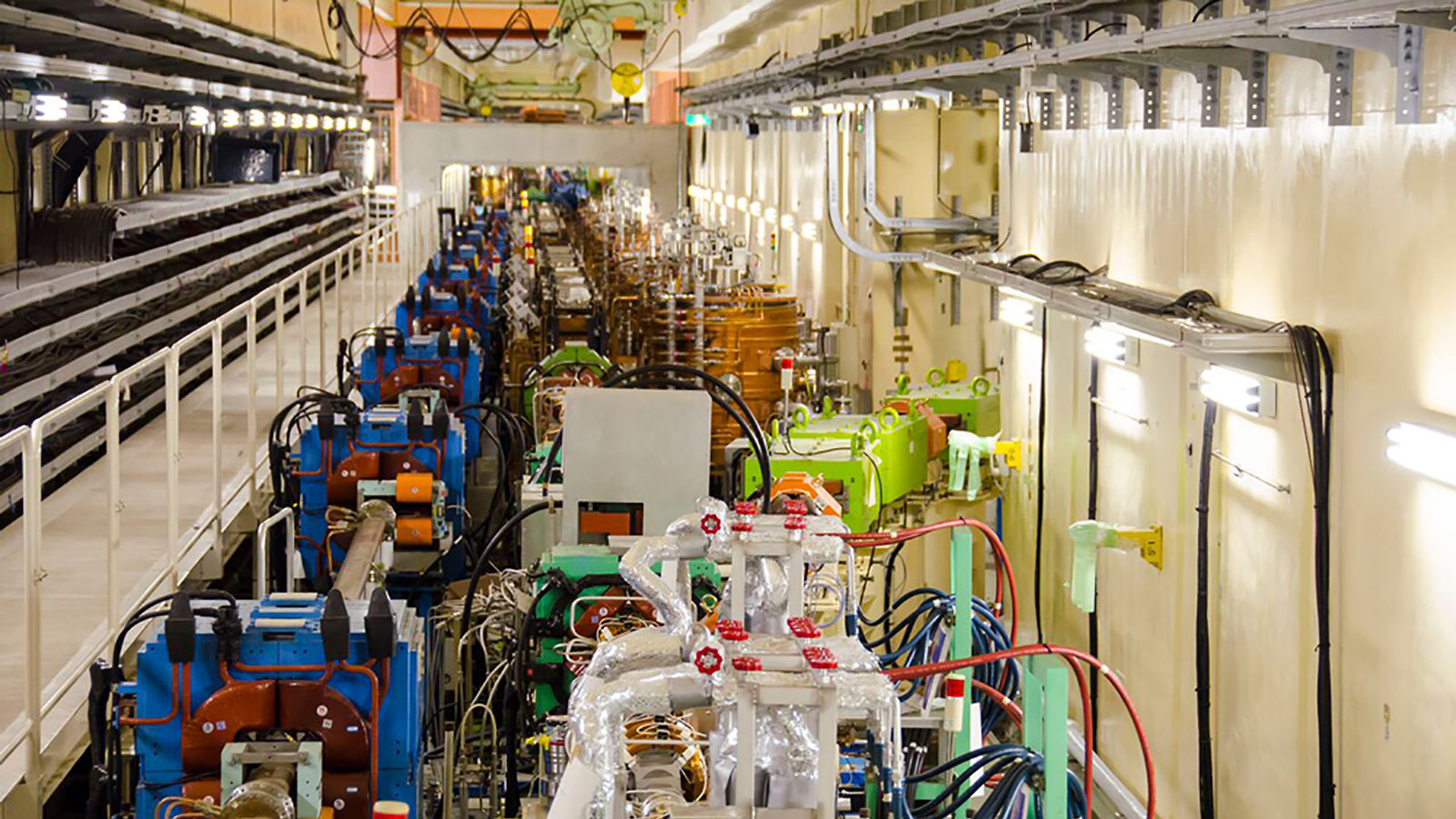 Il fisici di Perugia contribuiscono ad accendere il nuovo acceleratore di particelle giapponese