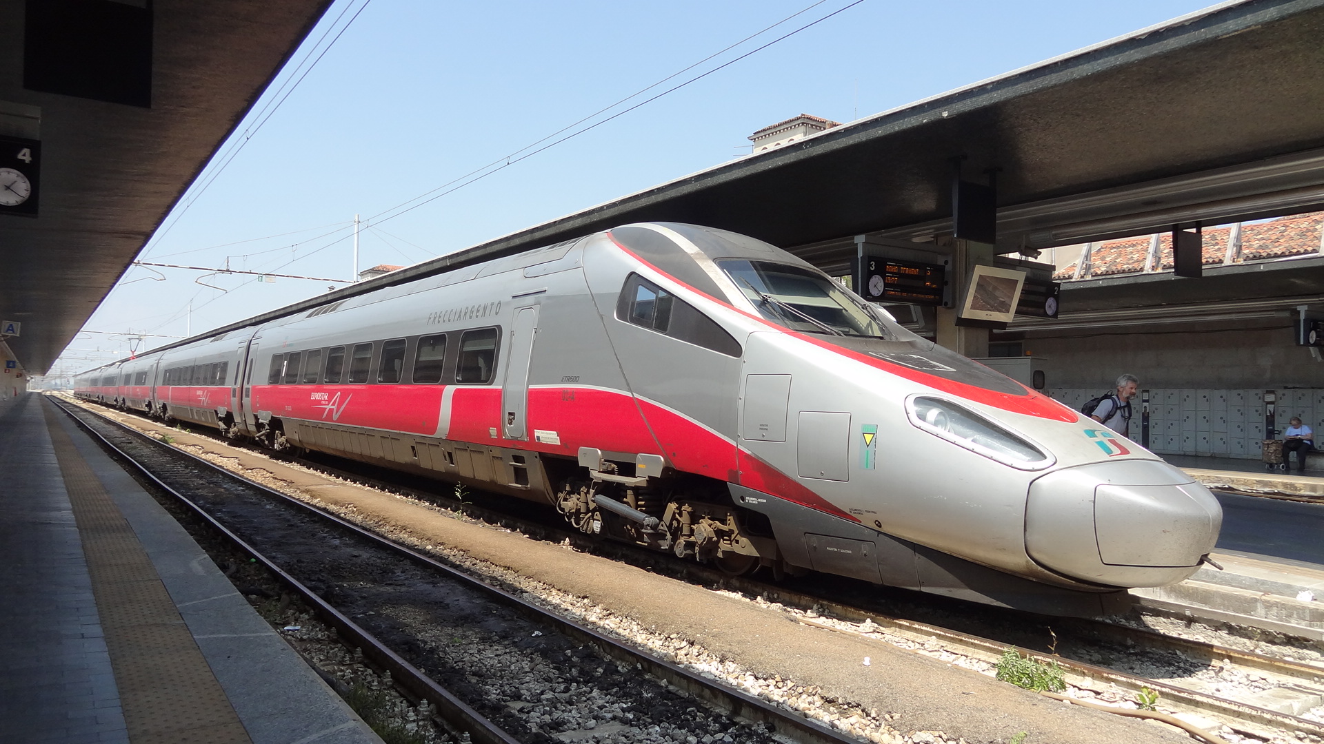 Trasporti, M5S: “Caos  privatizzazioni Trenitalia, Governo chiarisca natura giuridica” 