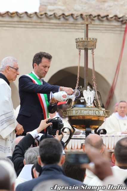 Papa ad Assisi, La regione Umbria ha donato l'olio per la lampada votiva di San Francesco