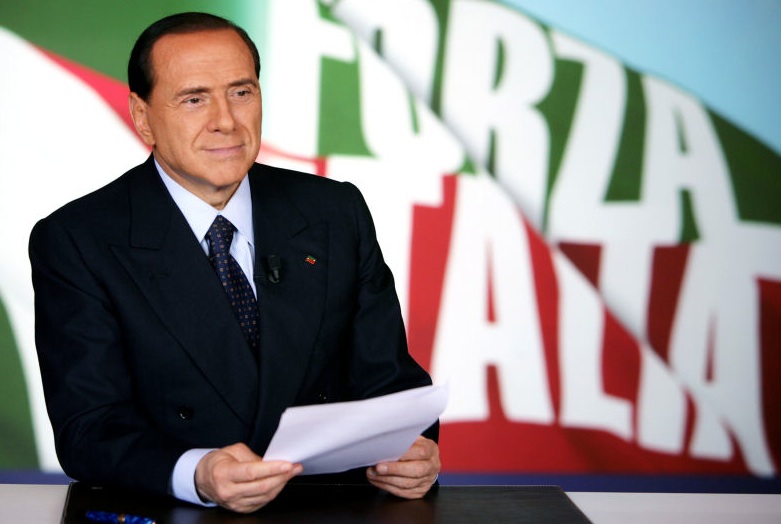 Berlusconi al Ppe: “Fondamentale rispetto 3% deficit – Pil. Grande stima per Merkel”