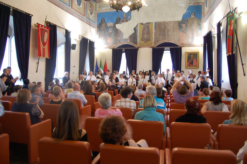 Assisifestival ha reso omaggio all’Arma dei carabinieri.  Concerto “a stelle e strisce” per il bicentenario dell’Arma. La rassegna pronta ad entrare nel vivo