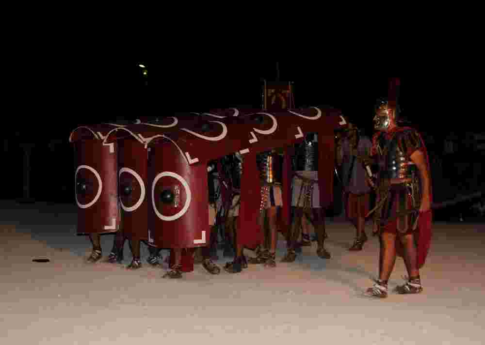 Hispellum: torna stasera 24 agosto la “Notte dei gladiatori”. Venerdì anteprima assoluta con il Bellum Perusinum.