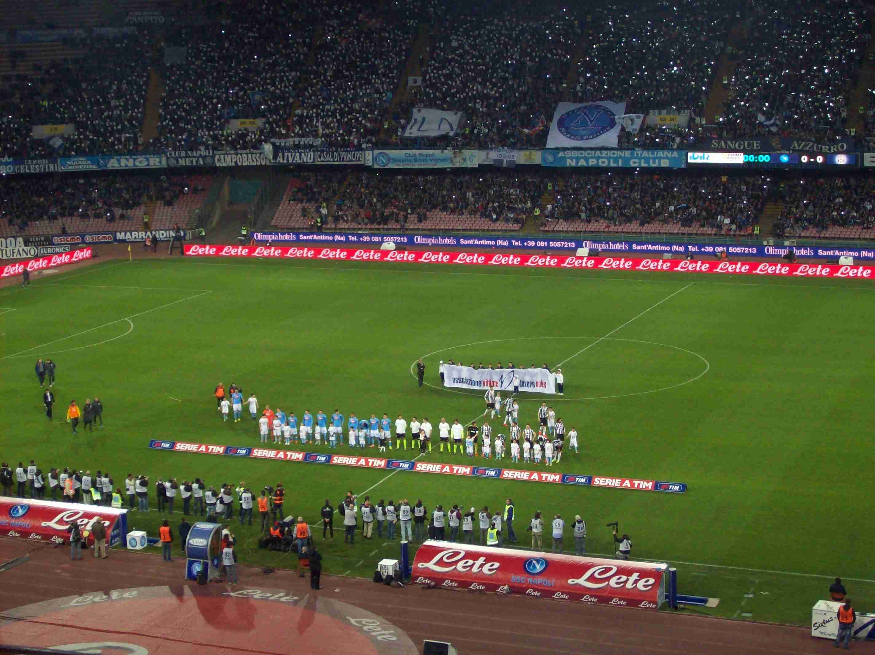 Napoli-Juventus 2-0. Il calcio europeo di Benitez ferma la capolista.
