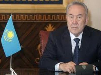 Kazakhstan.  Il Presidente Nazarbayev detta le linee guida del Paese