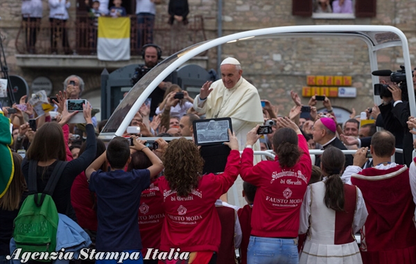 Noi qui ora, il Papa con i giovani ad Assisi - il fotoracconto