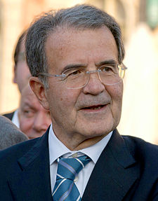 Presidente della Repubblica. I grandi elettori del Pd acclamano Prodi  nuovo candidato al Colle. Un nome che dividerà l'Italia?