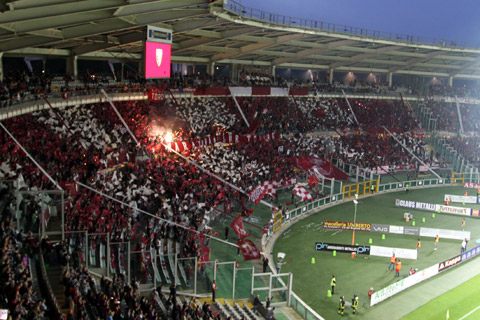 Calcio Serie B: Padova umiliato in campo e sugli spalti, addio play off