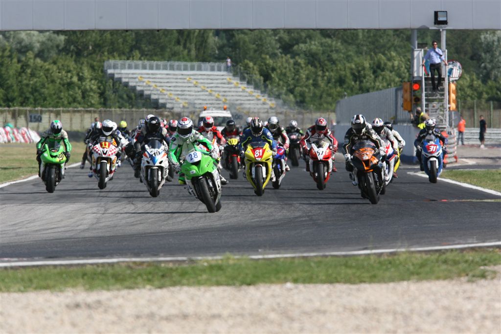 Motociclismo - Trofeo Italia Interforze, domenica a Magione la prima gara del trofeo nazionale organizzato dal Moto Club Racing Terni 