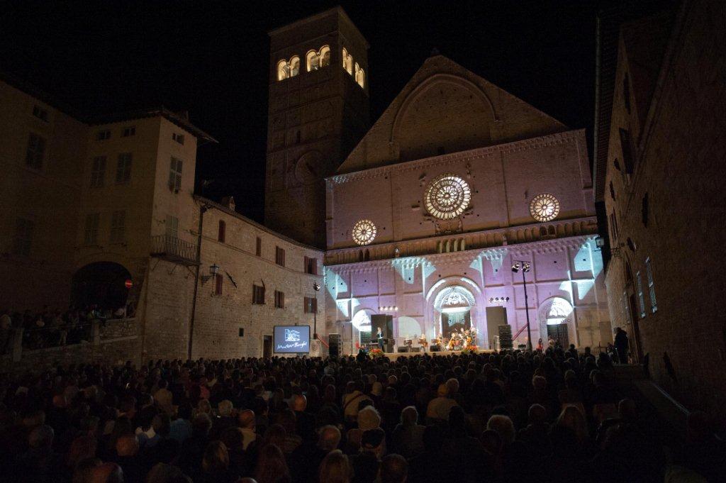 Grande successo per la prima edizione di Assisi Festival  sul sagrato di San Rufino
