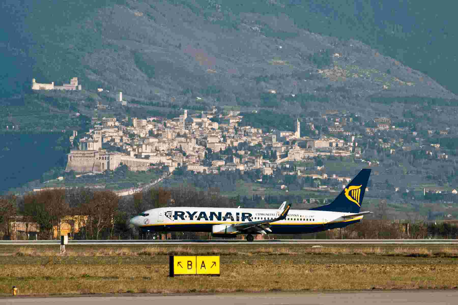 Ryanair festeggia il 500millesimo passeggero sulla rotta  Perugia-Londra (Stansted)