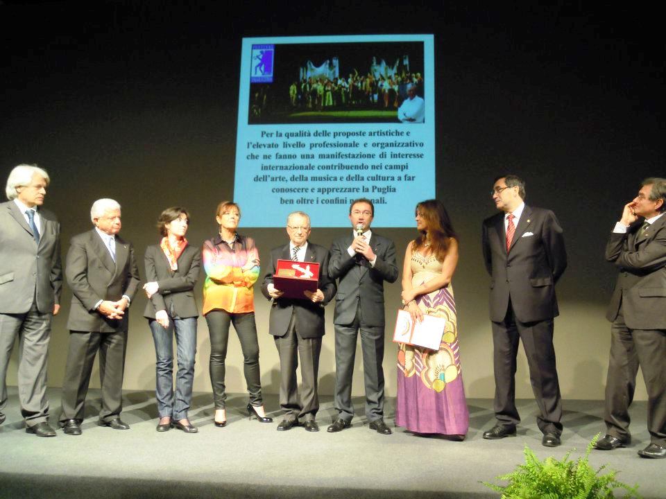 Premio  “Ambasciatore di Terre di Puglia” al  Festival della Valle d’Itria
