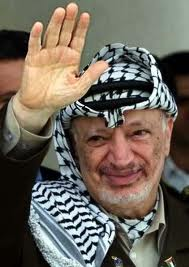 Arafat: i giudici francesi chiedono permesso per riesumarne il corpo
