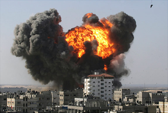Striscia di Gaza: incursione aerea israeliana uccide due palestinesi