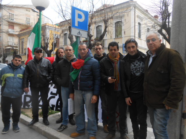 Pescara, il Coordinamento &quot;9 Dicembre&quot; protesta davanti alla Rai e richiede una corretta informazione