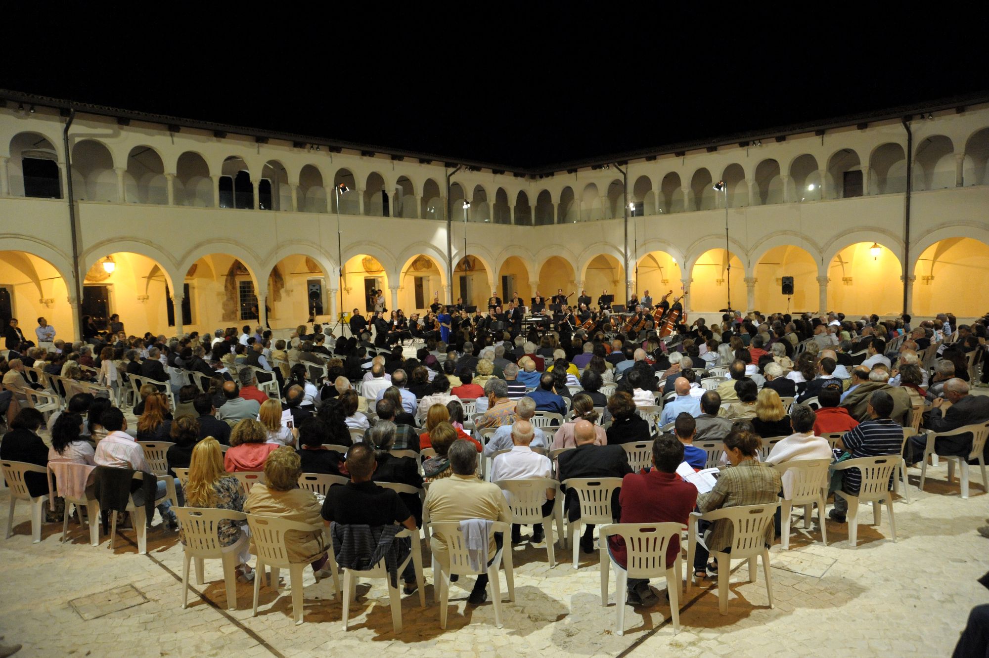 l Campanello di Donizetti inaugura all'Aquila il Festival Pietre che cantano - lunedì 30 luglio