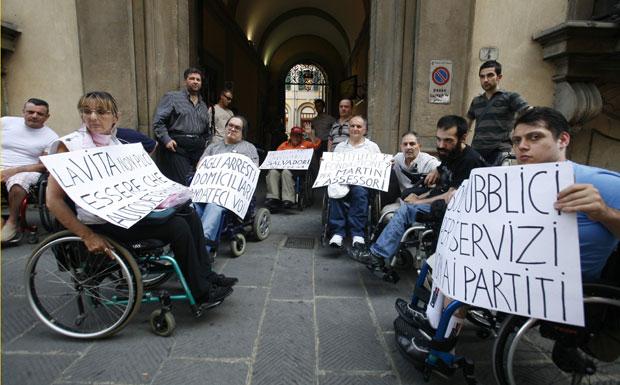 Governo Monti, sempre più distante dal popolo! Italia Dei Valori: Taglio Fondo disabili è inciviltà politica