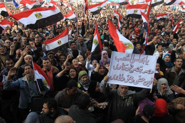 Egitto: In migliaia a protestare contro Shafiq