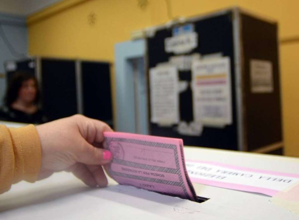 Elezioni: Cala del 7% l'affluenza alle urne rispetto al 2008