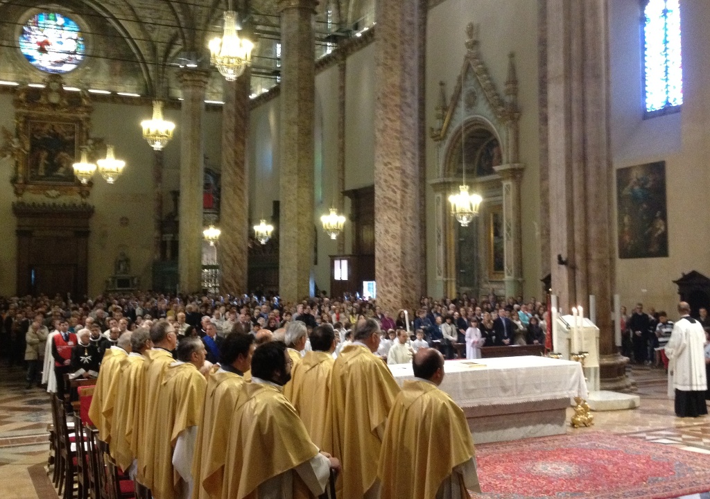 La solennità del Corpus Domini: L'Arcivescovo Bassetti:&quot;Nell' Eucaristia troverete il coraggio per testimoniare la vostra fede&quot;