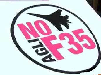 Il Movimento 5 Stelle ribadisce il suo No agli F35. Grillo e  Bono a Cameri nella fabbrica dei caccia (Rpt)