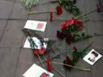 Reato Omicidio Stradale: a Montecitorio la protesta dei fiori rossi 