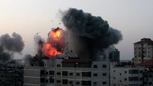 Gaza. Gli otto giorni di attacchi aerei israeliani sulla Striscia palestinese hanno provocato danni per almeno 1,2 miliardi di dollari, afferma il governo locale.