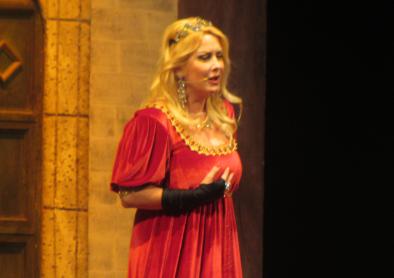 Teatro Ambasciatori di Catania: il soprano Cosetta Gigli ha incantato il pubblico intervenuto per assistere allo spettacolo “Nessun…a dorma”, rivisitazione del ruolo della donna nelle opere liriche e nelle operette 