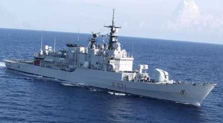Marò: M5S, stop missioni antipirateria. Fregata Grecale non deve partire