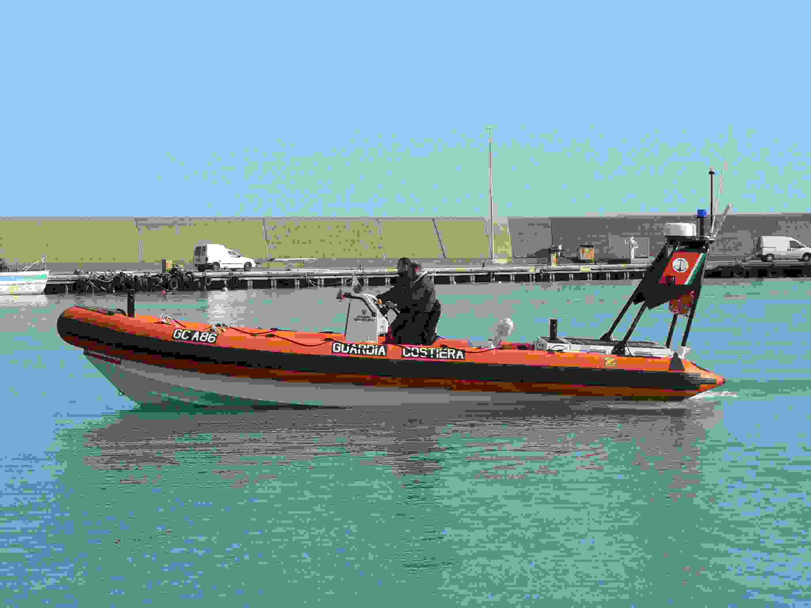 Alto Jonio Cosentino: quattro turisti in barca soccorsi dalla guardia costiera alle secche di amendolara.