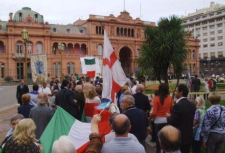   Buenos Aires,  “Indignados” italiani e la marcia per Colombo