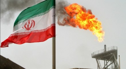 Iran: Salgono esportazioni petrolio in India 