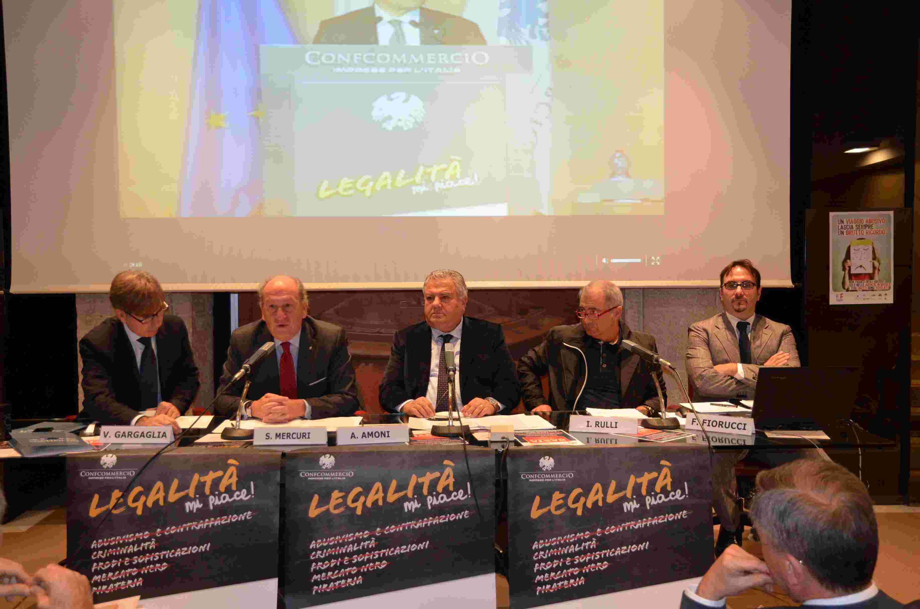 Confcommercio Umbria: ” Abusivismo e contraffazione uccidono l’economia legale