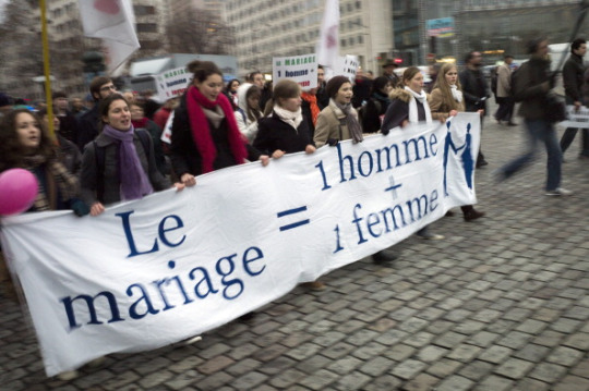 Francia. Il popolo di nuovo in piazza, &quot;oltre un milione contro le nozze gay&quot;