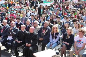 3.000 studenti ad Assisi ''sui passi di Francesco'',   Meeting pace, fraternità e dialogo con ministro Giannini, domani Jovanotti