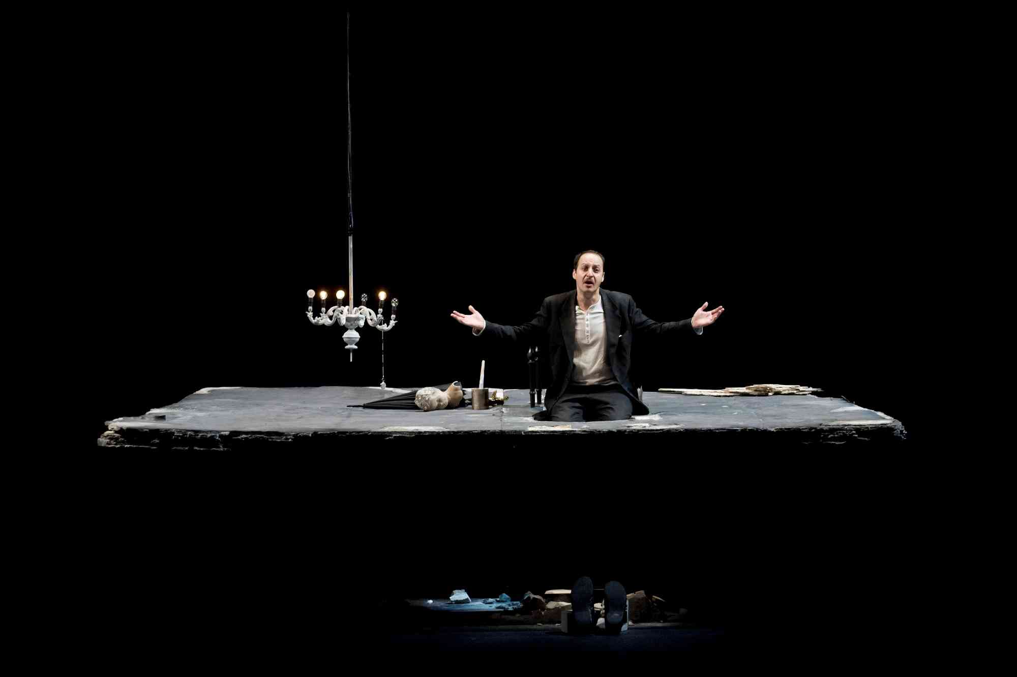 Teatro Stabile dell'Umbria va in scena Natale in casa Cupiello la commedia famosa di Eduardo De Filippo