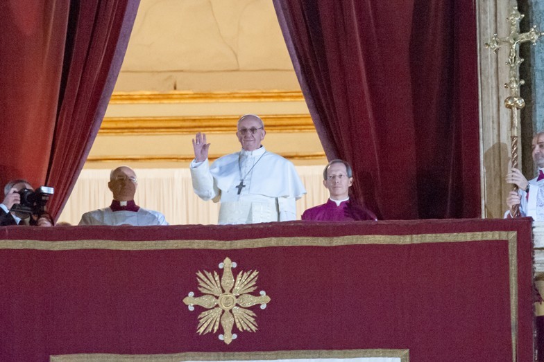 Jorge Mario Bergoglio è il 266° Papa e 8 Sovrano dello Stato Pontificio