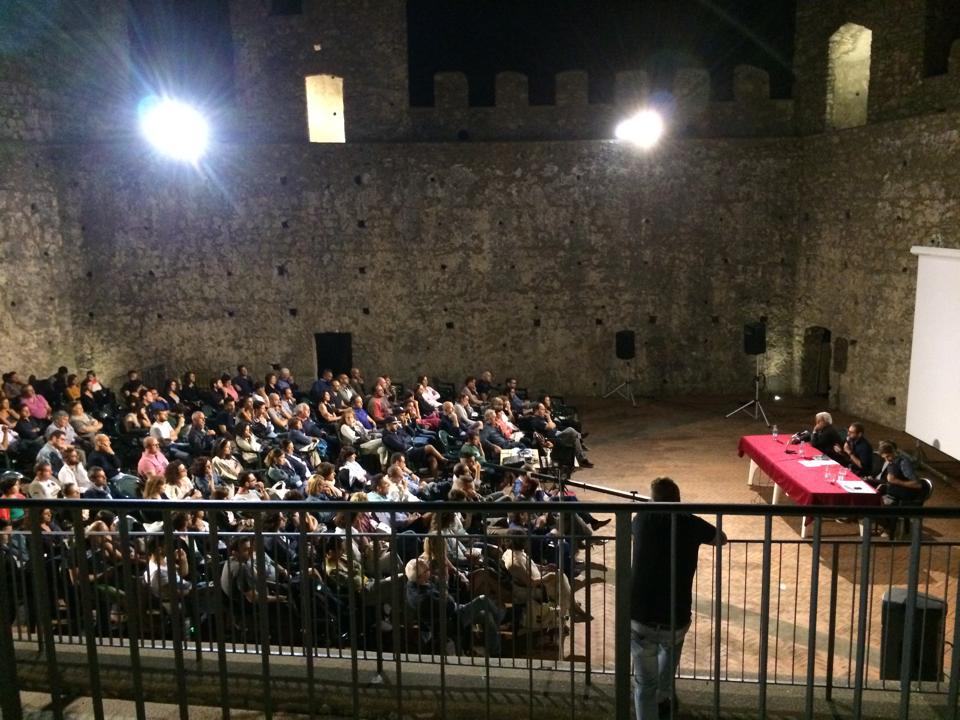 “Lo stato della follia” al Castello di Itri col regista Cordio, menzione speciale al Premio Ilaria Alpi