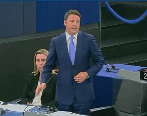 Renzi: L'Europa deve essere nei posti come in Iraq, dove la democrazia è messa in pericolo