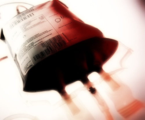 Crisi. Grecia: La Svizzera dimezza le forniture di sangue