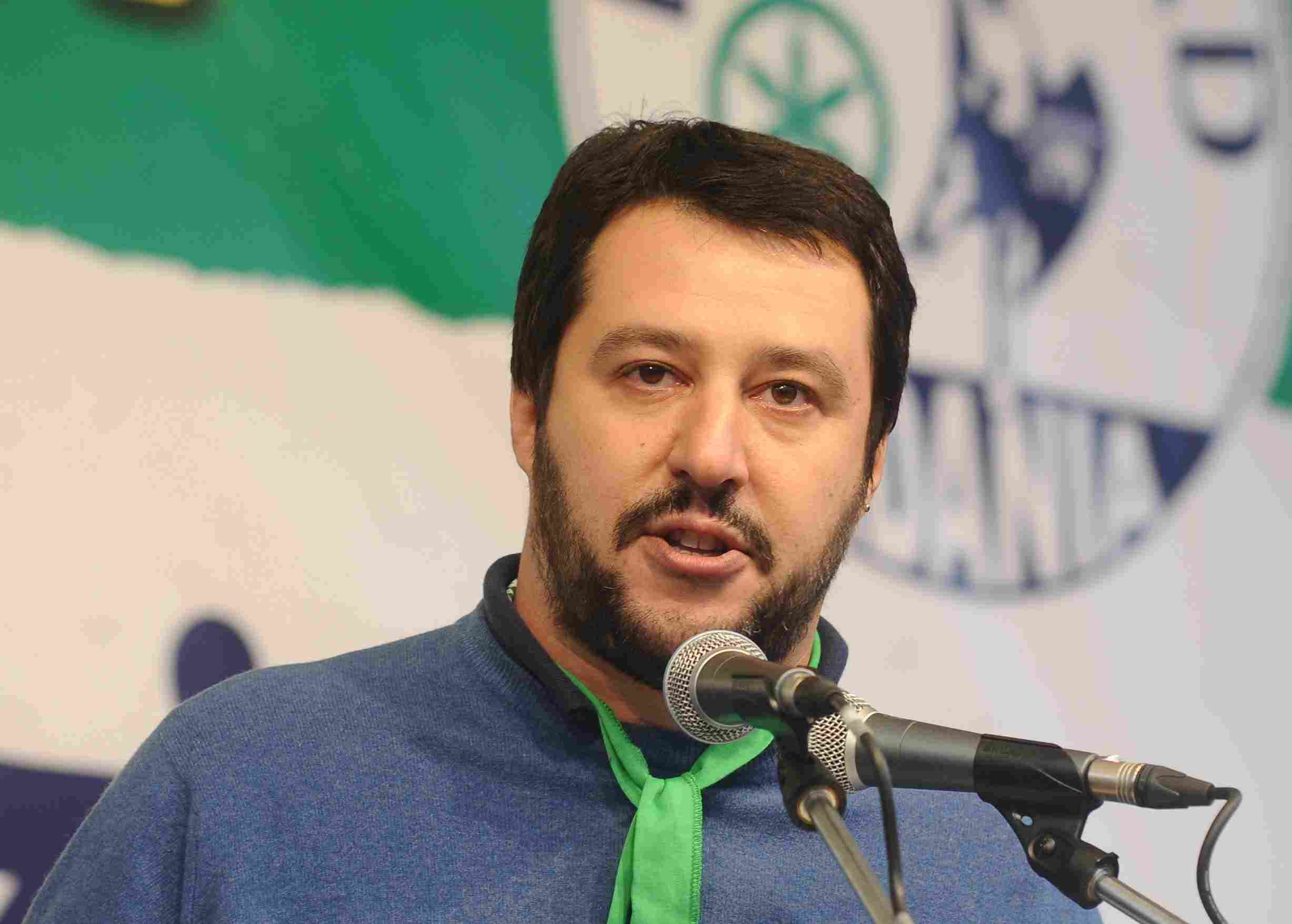 Immigrazione: Salvini, Renzi e Alfano sporchi sangue