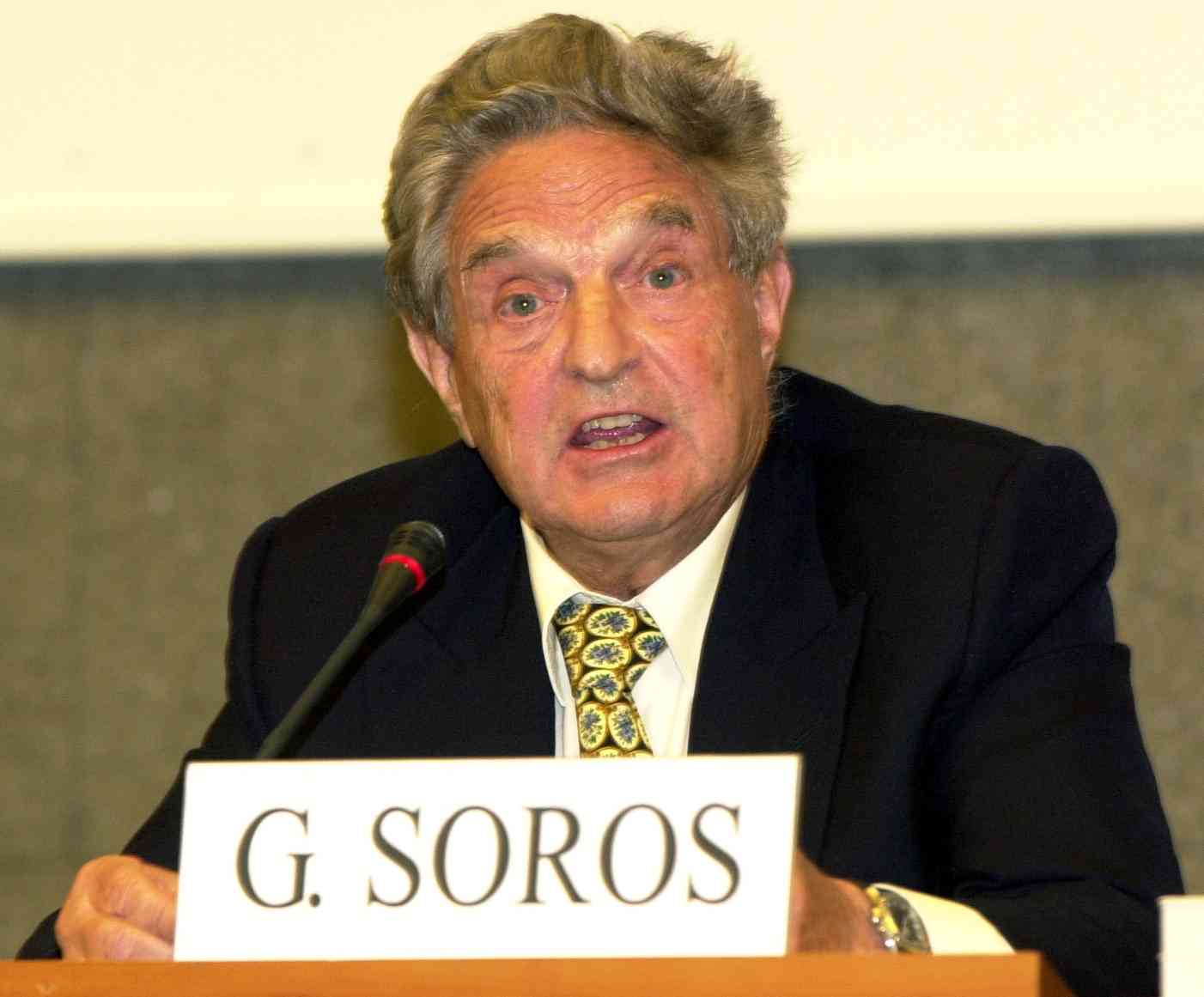 George Soros: L'euro è “destinato a distruggere l'Unione europea”.  Il guru finaziario dimentica: il primo speculatore contro euro e nazioni europee è proprio il &quot;filantropo&quot; Soros