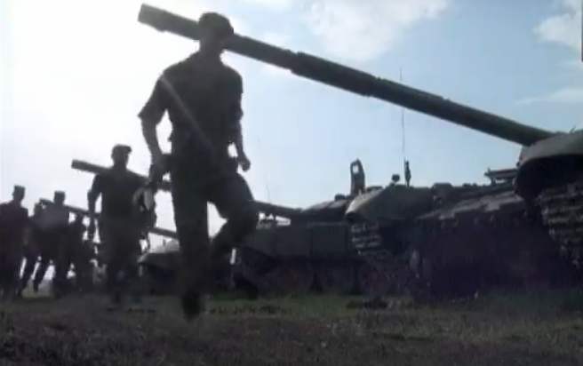 Ucraina, Mosca ordina il ritiro dei soldati dal confine