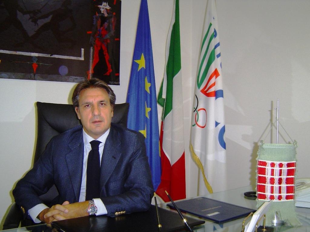 Riflessioni di Valentino Conti, già presidente del Coni Umbria, in merito alla vicenda Conte-Tavecchio e alle esagerazioni del calcio