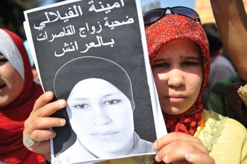 Marocco. Protesta contro la costrizione delle  donne a sposare i loro stupratori