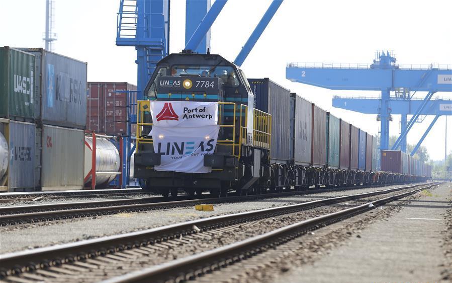 Cina. Arriva ad Anversa un altro treno-merci: la rete logistica Europa-Cina si infittisce. L'Italia non può perdere altro tempo