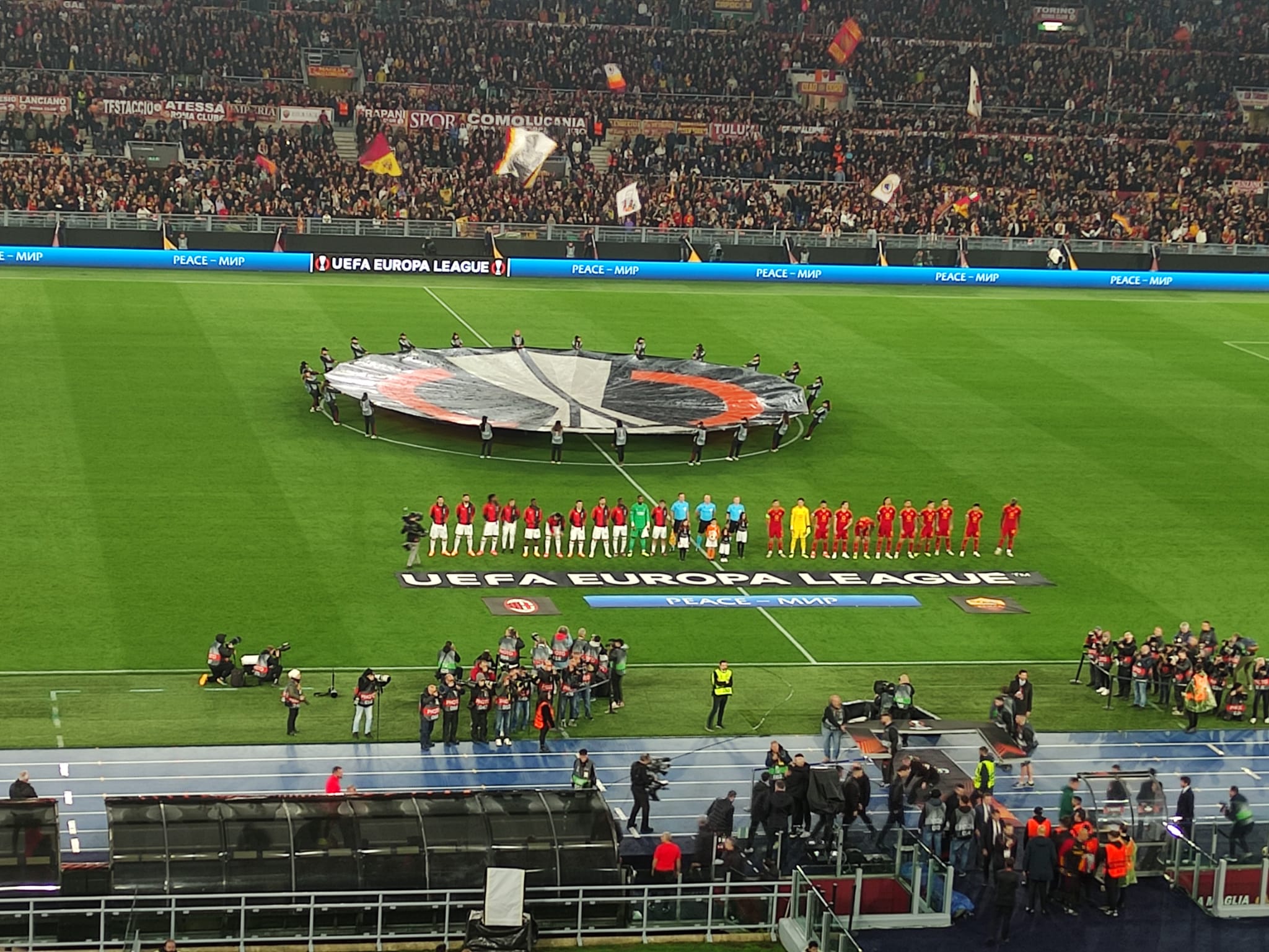 Europa League, Roma 2–1 Milan: I giallorossi accedono alla semifinale, battuto il Milan anche all’Olimpico