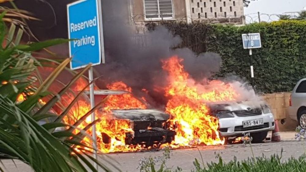 Il gruppo terroristico qaedista somalo, al-Shabaab assalta hotel di lusso a Nairobi