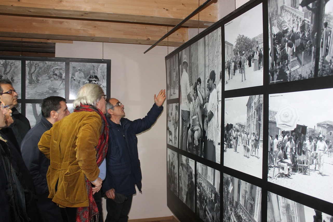 Vittorio Sgarbi a Ciminna, visita alla mostra dedicata al film “Il Gattopardo” promossa da BCsicilia